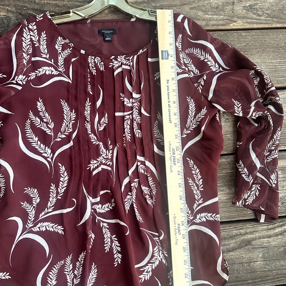 Ann Taylor Maroon and White Leaf Pattern Blouse size S - Picture 8 of 10
